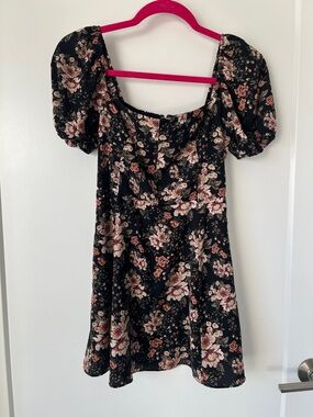 Abercrombie & Fitch Floral Puff-Sleeve Mini Dress - Black & Blush - Pockets